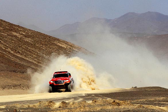 El campeón del Dakar se acerca El campeón del Dakar se acerca