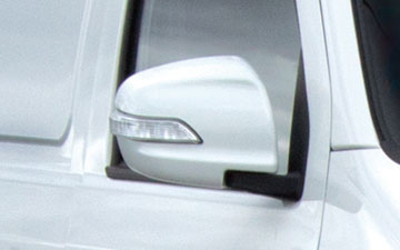 Van Ambacar Shineray X30 de carga con direccionales en espejos retrovisores